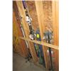 Image 1 : SKIS & POLES