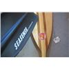 Image 2 : 2 WOODEN OARS & METAL PLASTIC OAR W/2 OARS W/NO POLES