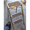 Image 1 : FOLDING 3 STEP STOOL