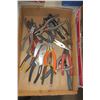 Image 2 : FLAT OF PLIERS, SNIPS, NEEDLENOSE, ETC.