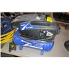 Image 1 : CAMPBELL HAUSFELD 2 GALL. AIR COMPRESSOR