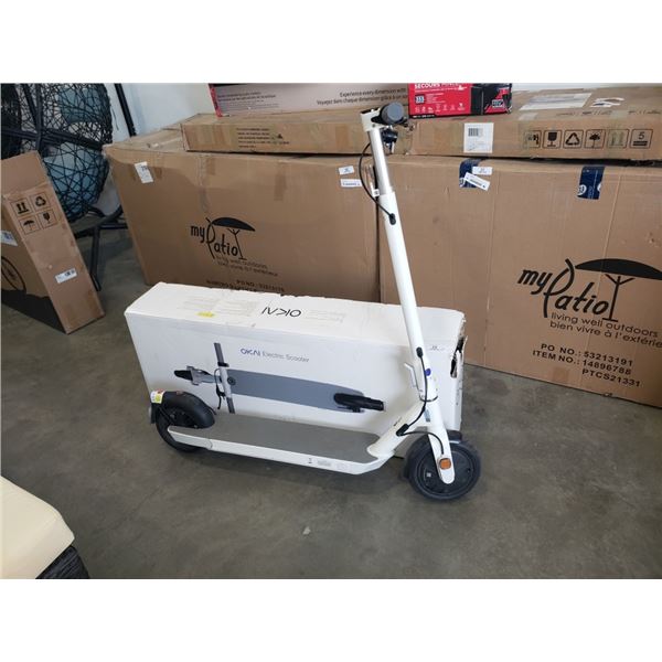 OKAI NEON ADULT E-SCOOTER - TESTED WORKING, RETAIL $899