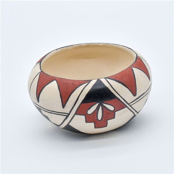 Native American Isleta Pueblo Pottery Bowl