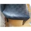 Image 2 : Alligator-Skin Style Chair