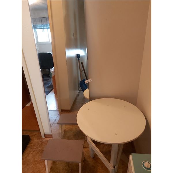 Five Foot Tall Mirror With 22  Inch Radius Table and a Small Step