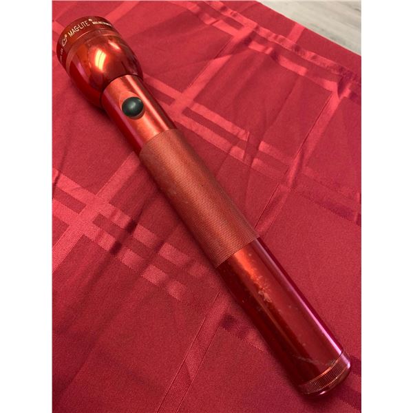 Maglight 4 D Cell Tactical Flashlight Red