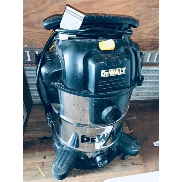 DeWalt Shop Vac - UNTESTED SOLD AS IS