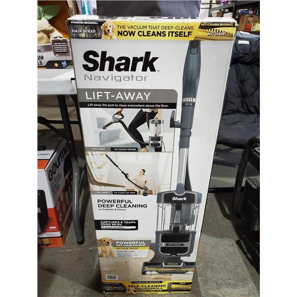 Shark Navigator Lift Away upright vacuum