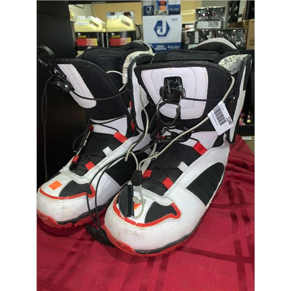 Mens Sims Size 10 Snowboard Boots