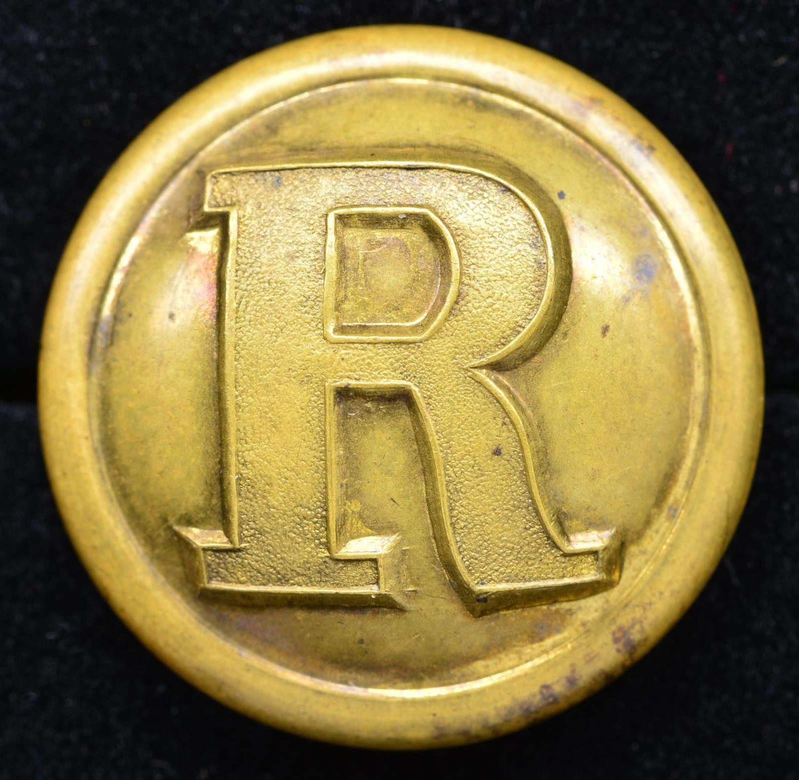 Civil War R Button CIVIL WAR PERIOD CONFEDERATE RIFLEMAN BUTTON.