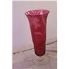 Image 4 : (2) Pink Etched Vases