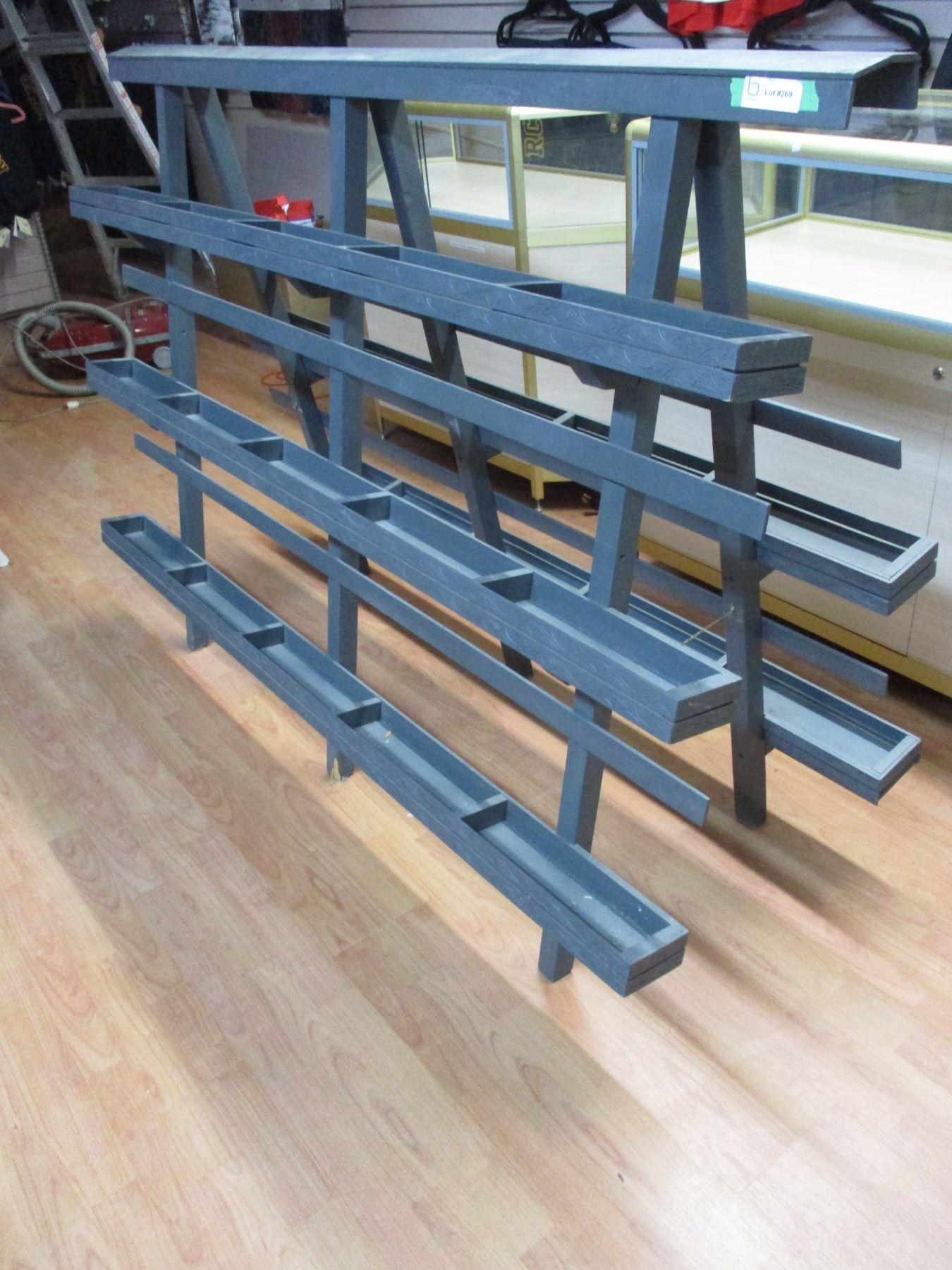 Collector plate display rack - 67x48 - Bodnarus Auctioneering