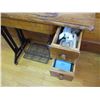 Image 7 : Singer sewing machine with cabinet with sewing items