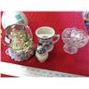 Image 4 : Snowglobe, colored glass, mustache cup, etc