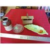 Image 1 : Butter press, dish, pickle dish, small crock