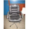 Image 1 : Black leather office chair