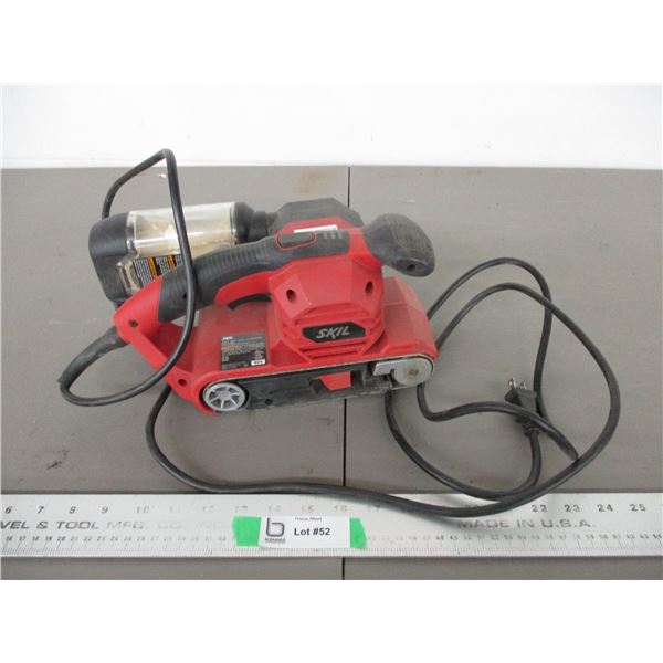 Skil belt sander (working)