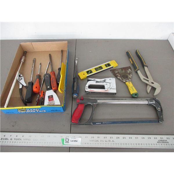 Screwdrivers + hand tool