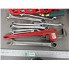 Image 2 : 24" pipe wrench + wrenches
