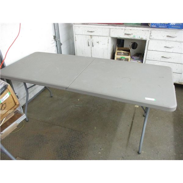 folding plastic table - 72x29