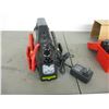 Image 3 : Duracell 600 amp jump starter, road flares