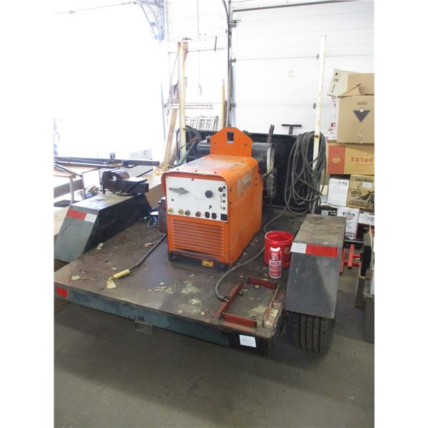 Ackland 200Amp Welder arc with trailer (working) with lots of cable + mounted vise