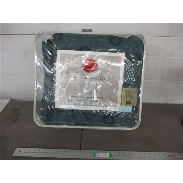 Goose Down Duvet - Queen