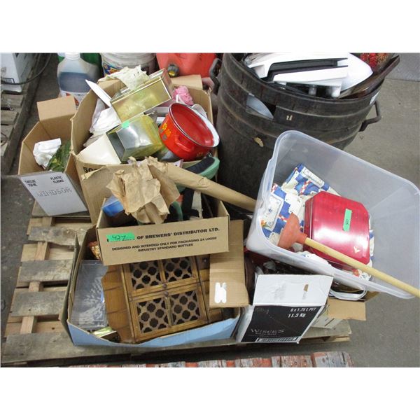 Pallet with household related items