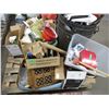 Image 1 : Pallet with household related items