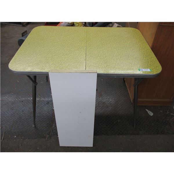 vintage yellow arborite table - 42x30