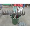 Image 4 : Garbage can with 2 rakes, sledgehammer, aluminum shovel, 2 snow shovels