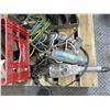 Image 3 : Pallet of scrap iron, cords, hand tools, air tools