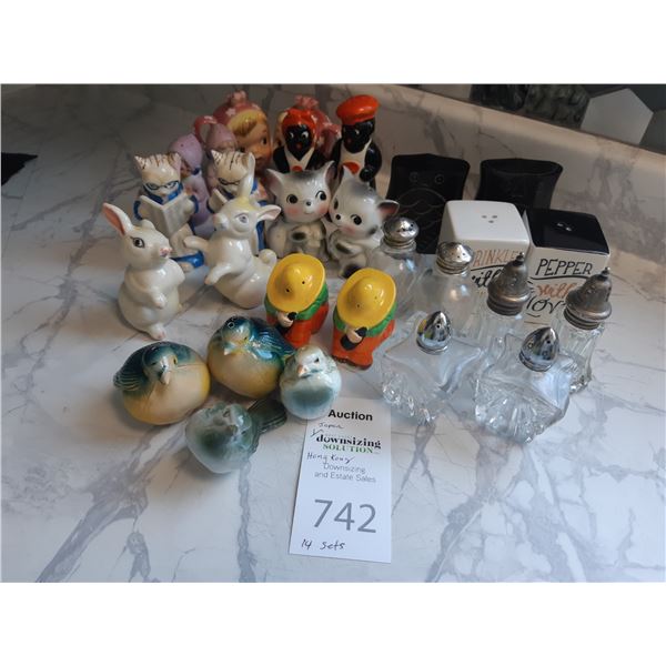 Collectible S& P Shakers Cat A