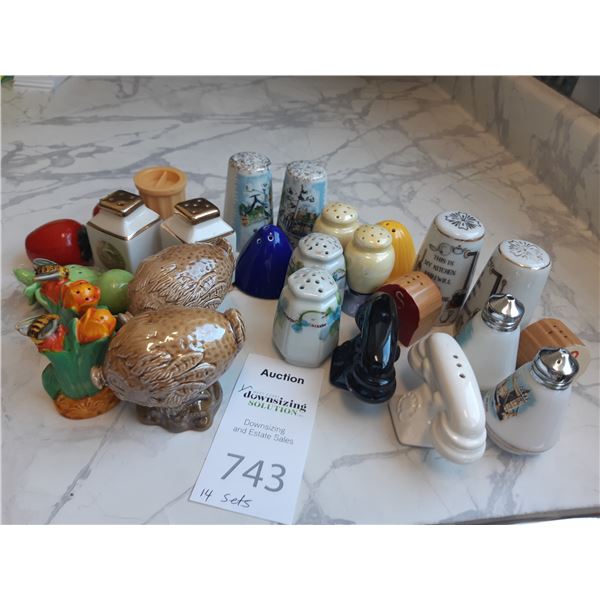 Collectible S& P Shakers Cat A