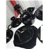 Image 4 : Black Dishes from France & More Cat B