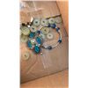 Image 3 : BOX OF JEWELRY AND JADE