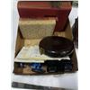 Image 2 : VINTAGE VIEWMASTER WITH SLIDES AND ANTIQUE HARDCOVER BOOKS