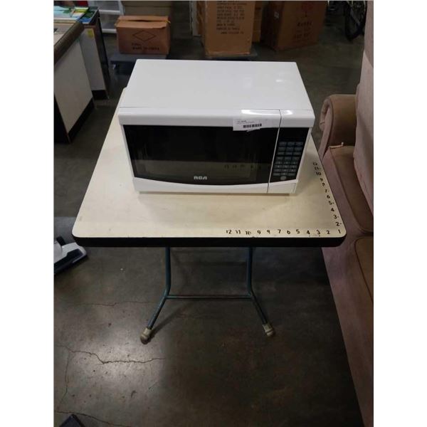 WHITE RCA MICROWAVE