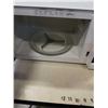Image 2 : WHITE RCA MICROWAVE