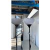 Image 2 : 3 FLOOR LAMPS
