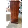 Image 11 : WARDROBE