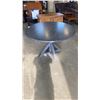 Image 1 : ROUND MODERN DINING TABLE