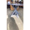 Image 2 : ROUND MODERN DINING TABLE