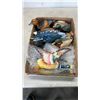Image 1 : TRAY OF DUCK COLLECTIBLES SOME VINTAGE