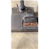 Image 2 : VITNAGE RAINBOW SE VACUUM WITH POWER NOZZLE SE - WORKING