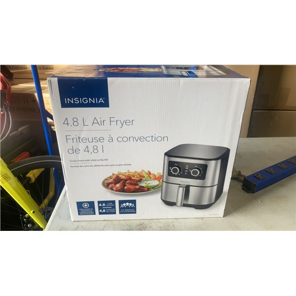 INSIGNIA 4.8L MECHANICAL CONTROL AIR FRYER TESTED AND WORKING, RETAIL $219