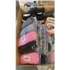 Image 2 : 2 TRAYS OF NEW CLOTHING, SHOES AND SOCKS