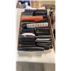 Image 2 : 2 TRAYS OF WALLETS