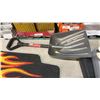 Image 3 : 2 CAR MATS, SOCKETS AND SNOW SHOVEL