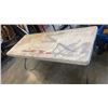 Image 3 : 6 FOOT FOLDING MARKET TABLE